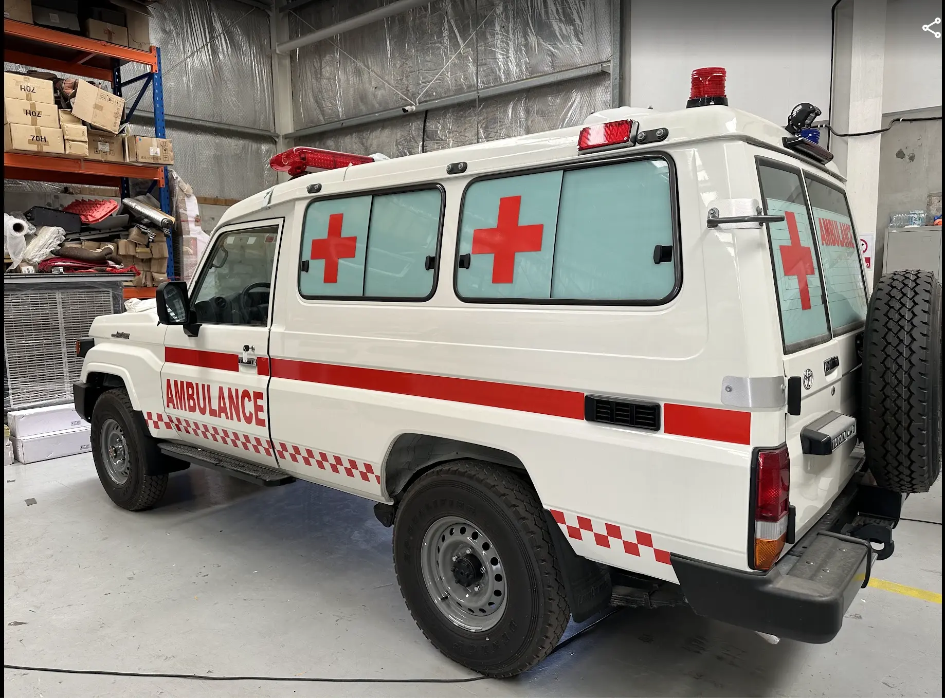 L'ambulance Land Cruiser Had-Top du Tadjikistan, forgée à Jebel Ali, Dubaï