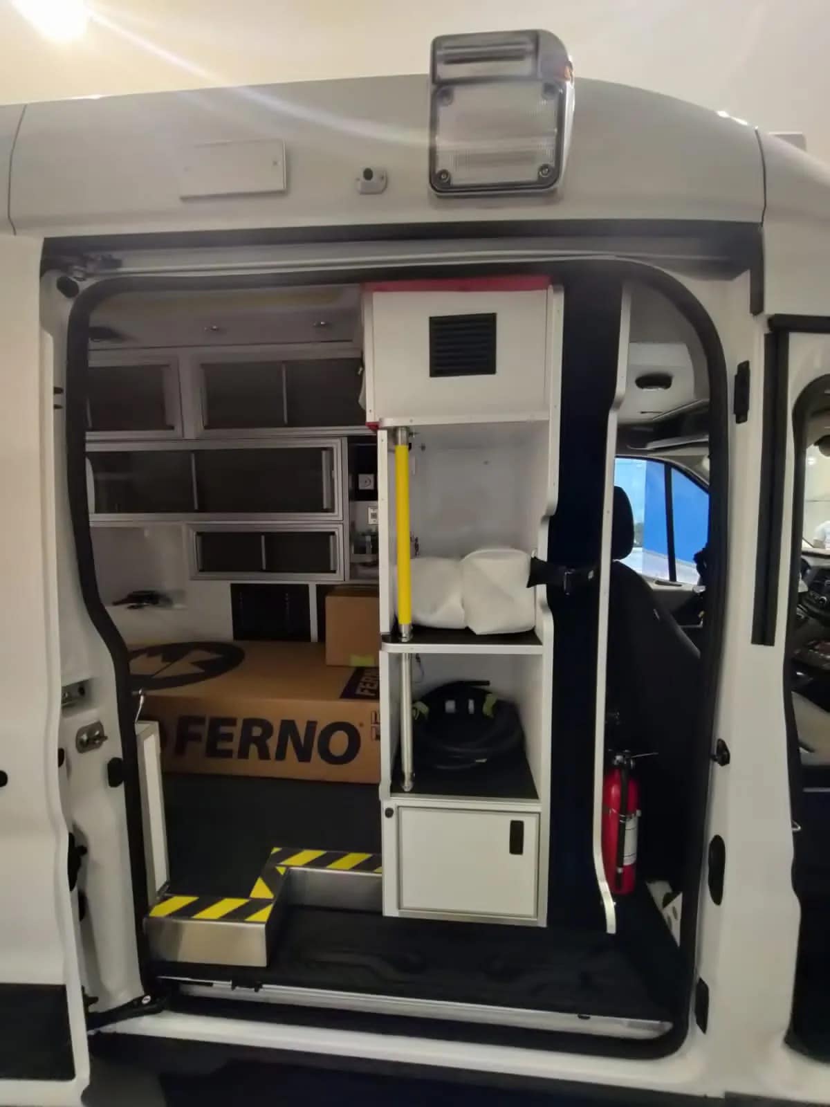 Ambulancia Ford Transit BLS (soporte vital básico) thumbnail 4