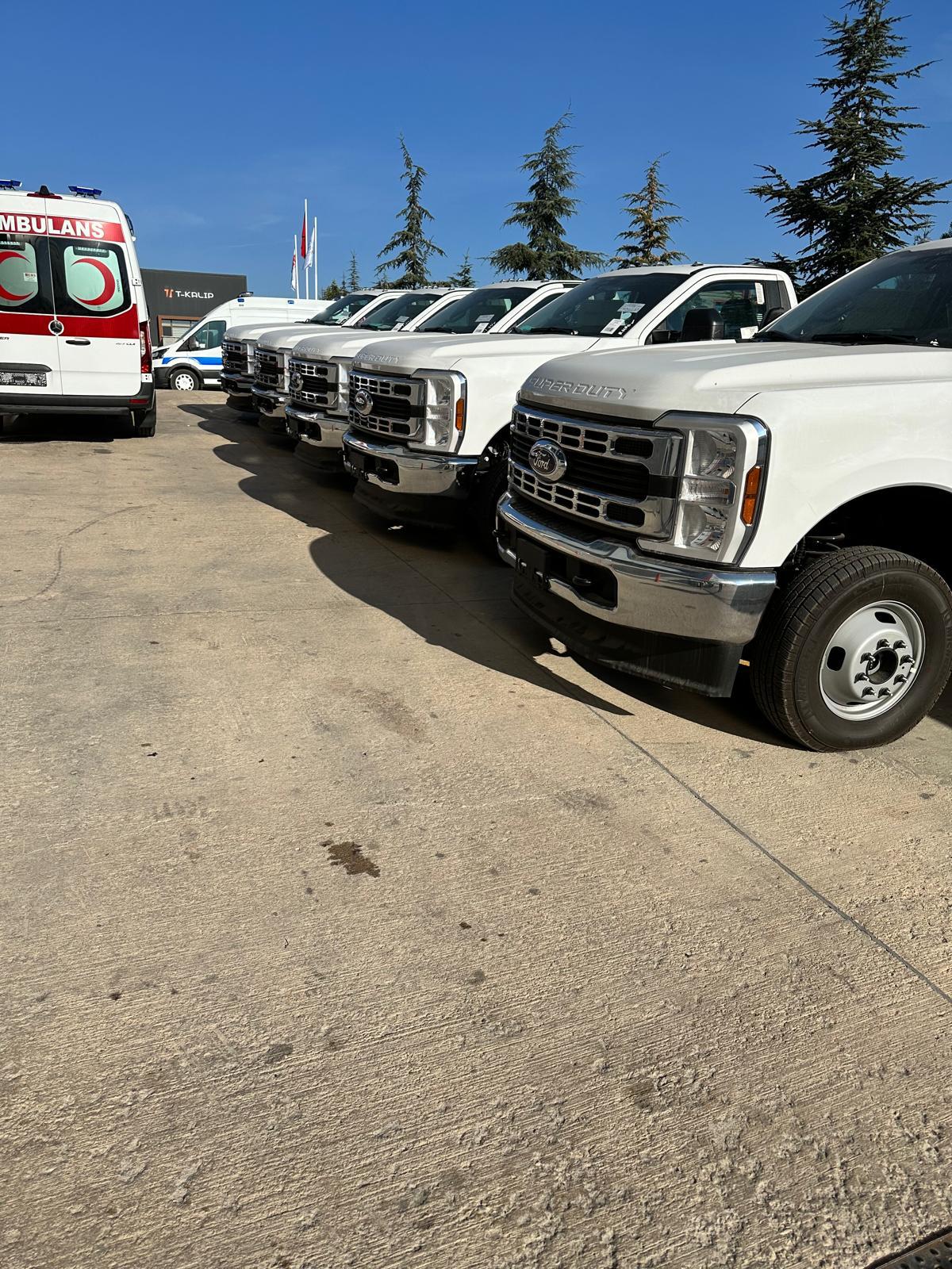 Ambulancia de servicio pesado Ford F550 thumbnail 2