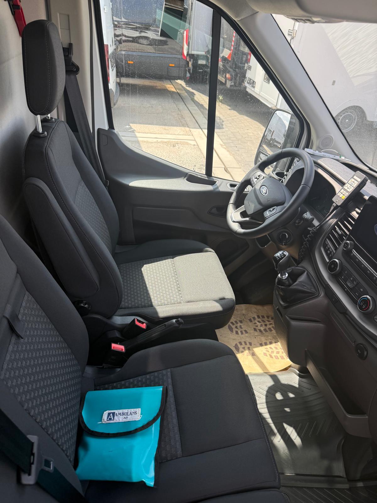 Ambulancia Ford Transit thumbnail 11