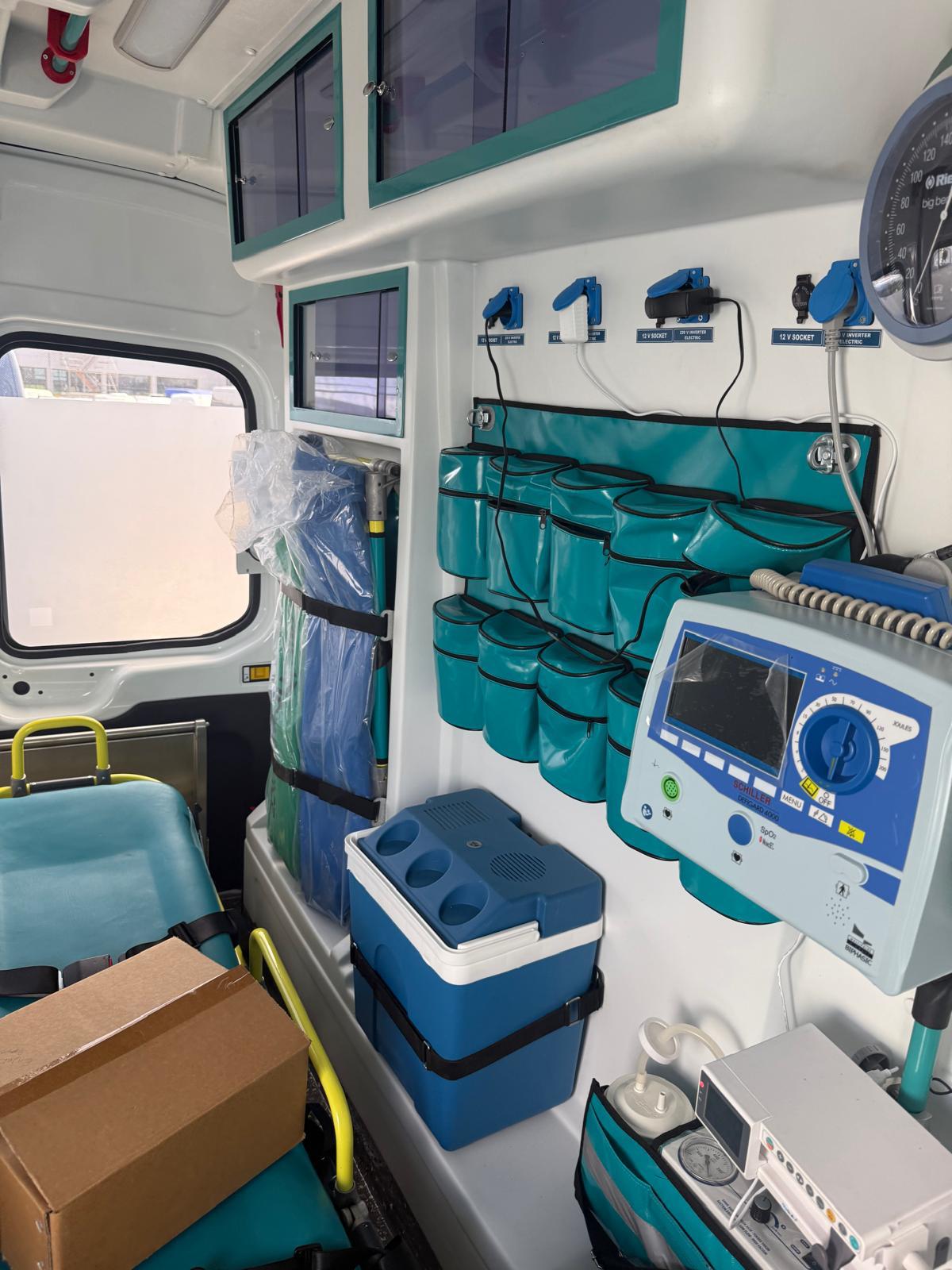 Ambulancia Ford Transit thumbnail 9