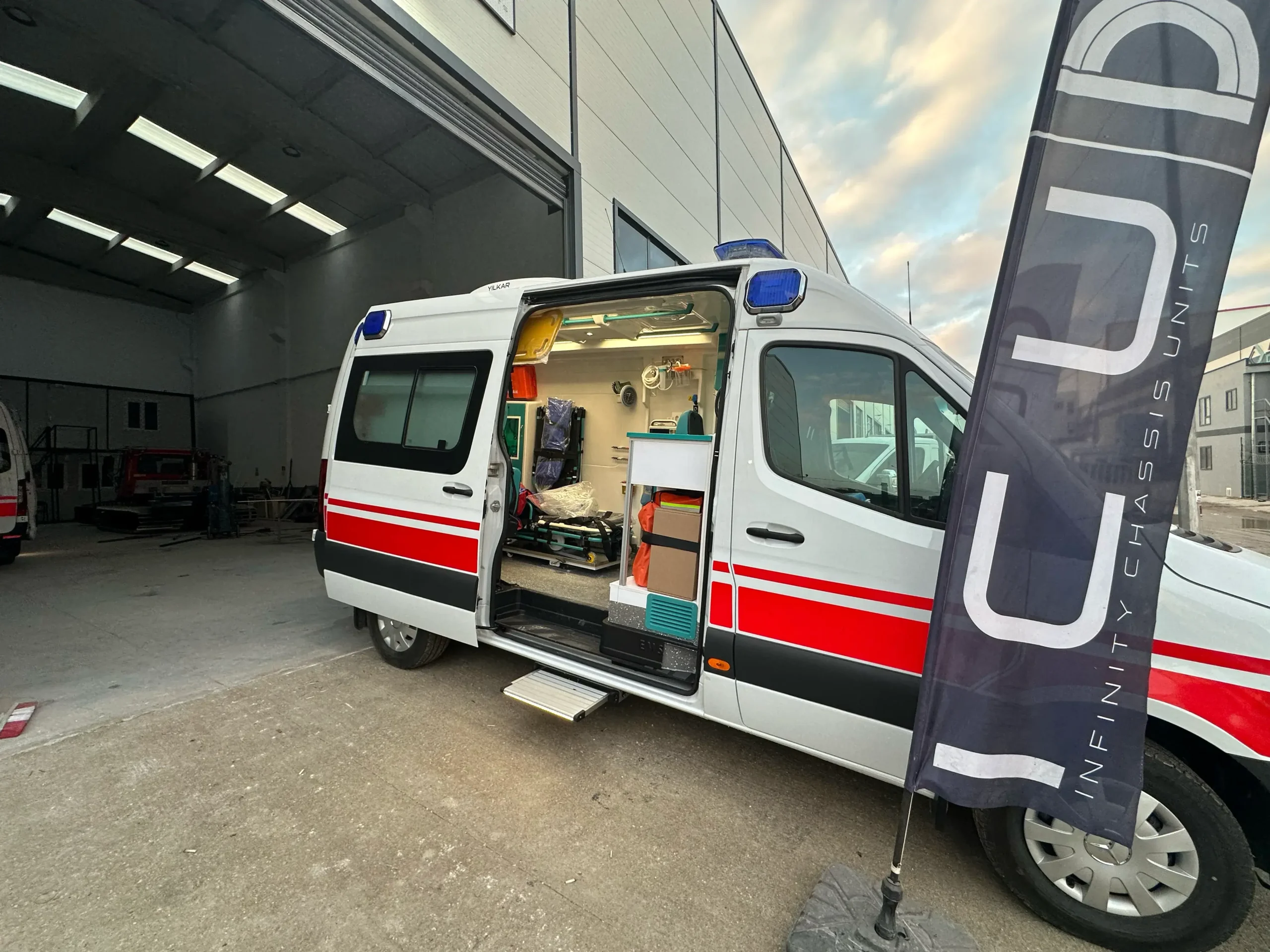 Ambulancia Mercedes Sprinter thumbnail 3
