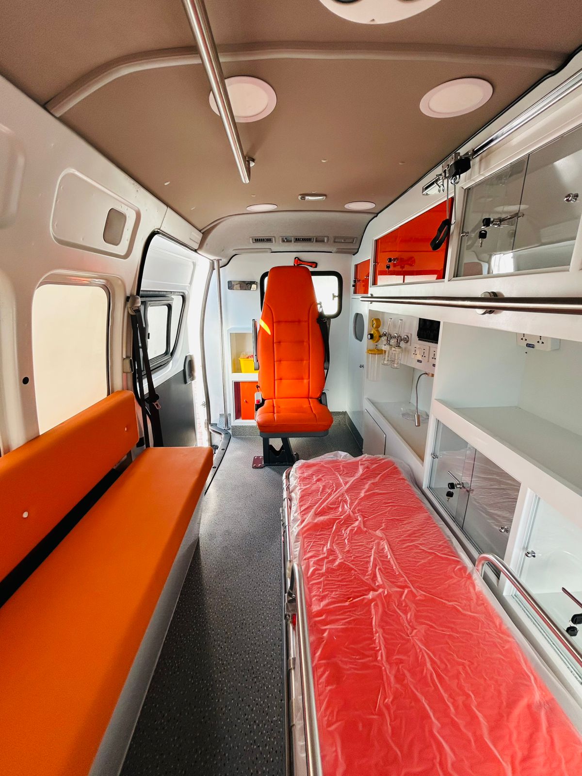 Toyota Hiace Ambulancia RHD 200 AWD A/T thumbnail 8
