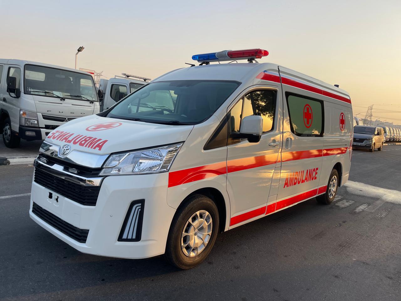 Ambulancia Toyota Hiace con volante a la derecha (RHD) thumbnail 10