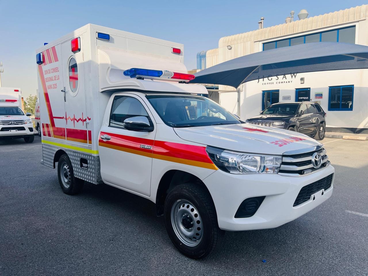 Ambulancia Toyota Hilux de cabina única thumbnail 12