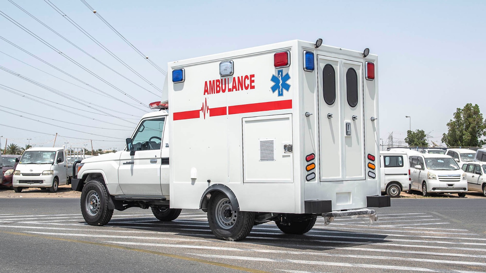 Ambulance de type boîte Toyota Land Cruiser 4x4 thumbnail 12