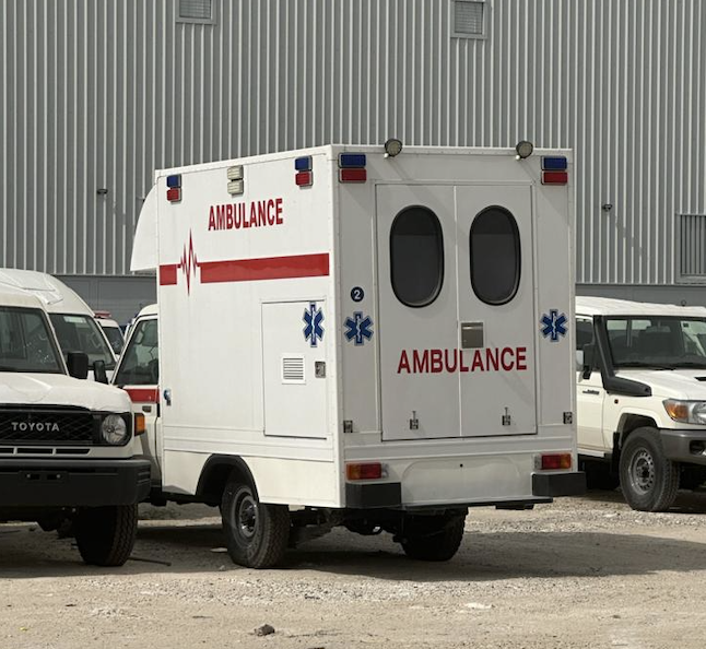 Ambulance de type boîte Toyota Land Cruiser 4x4 thumbnail 3
