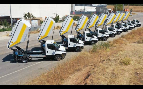 Maxi Damper Garbage Truck - Image 3