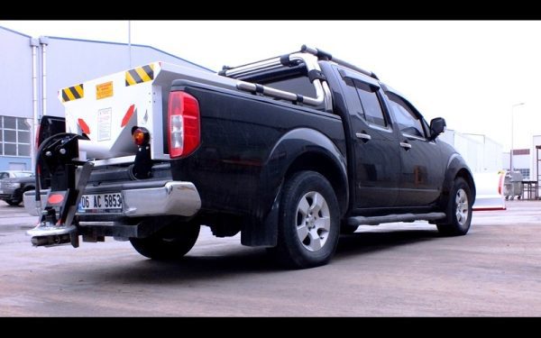 Salt Spreader for Pickup - Image 4