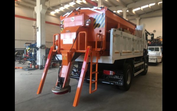 Salt Spreader for Truck - Image 7