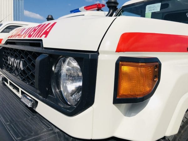 Ambulancia Toyota Land Cruiser - LC 78 V6