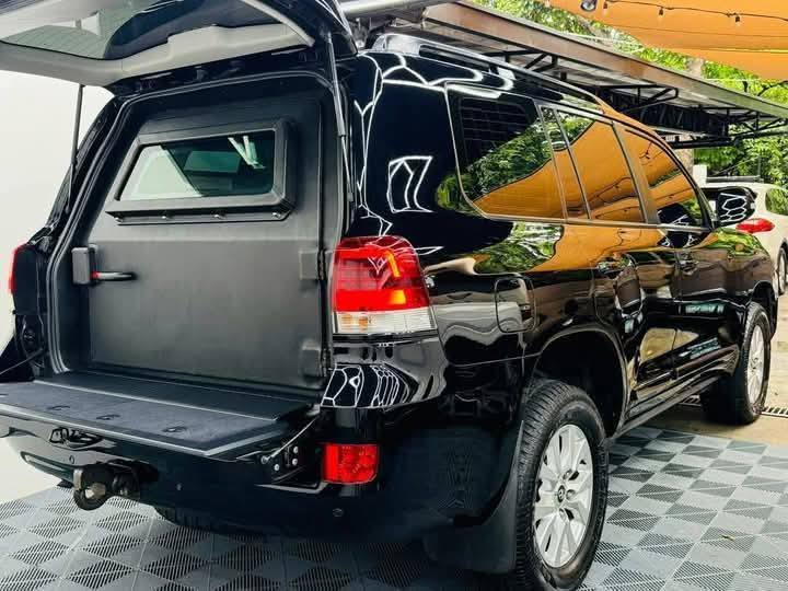 BR7 Armored Land Cruiser: Details and Specifications