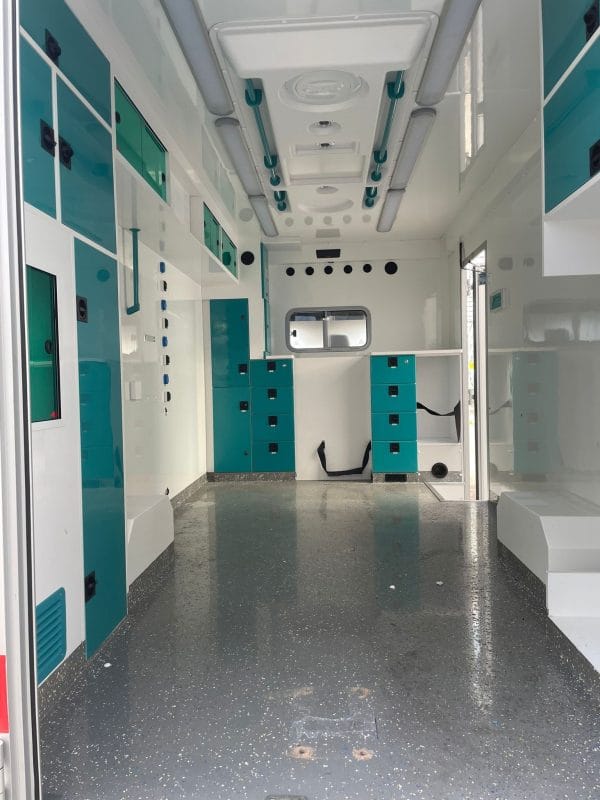 SAMU Ambulance Mercedes 1