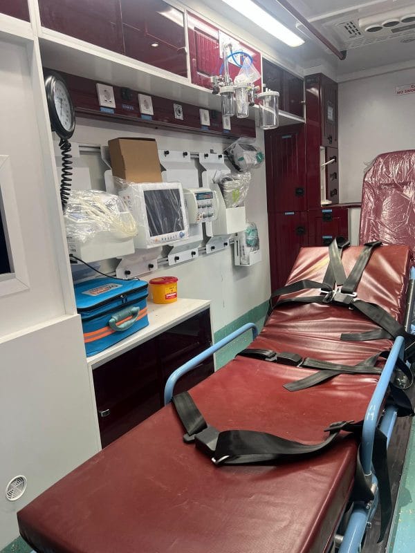 Mercedes Sprinter 4x4 SAMU Ambulance | - Image 3