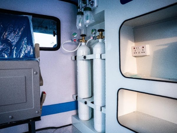 Toyota Hiace Ambulance Old Shape RHD Ambulance - Image 2