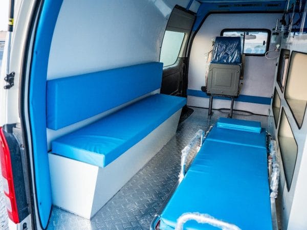Toyota Hiace Ambulance Old Shape RHD Ambulance - Image 19