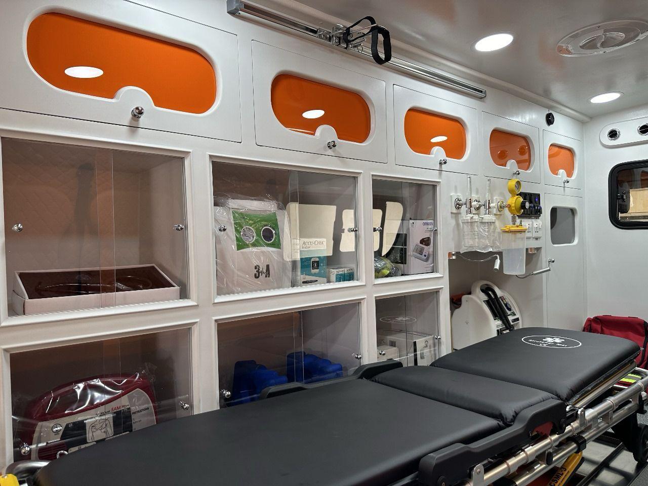 ALS (Advanced Life Support) Toyota Hiace Ambulance - Image 10