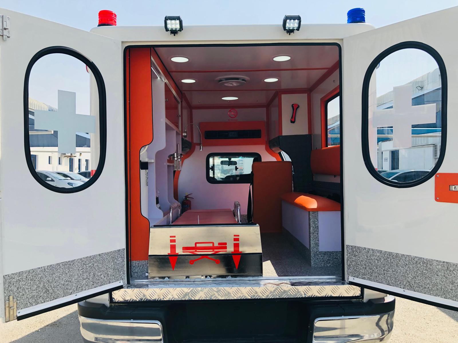 Toyota Hilux Ambulance 2.7L 4x4 Double Cab - Image 4