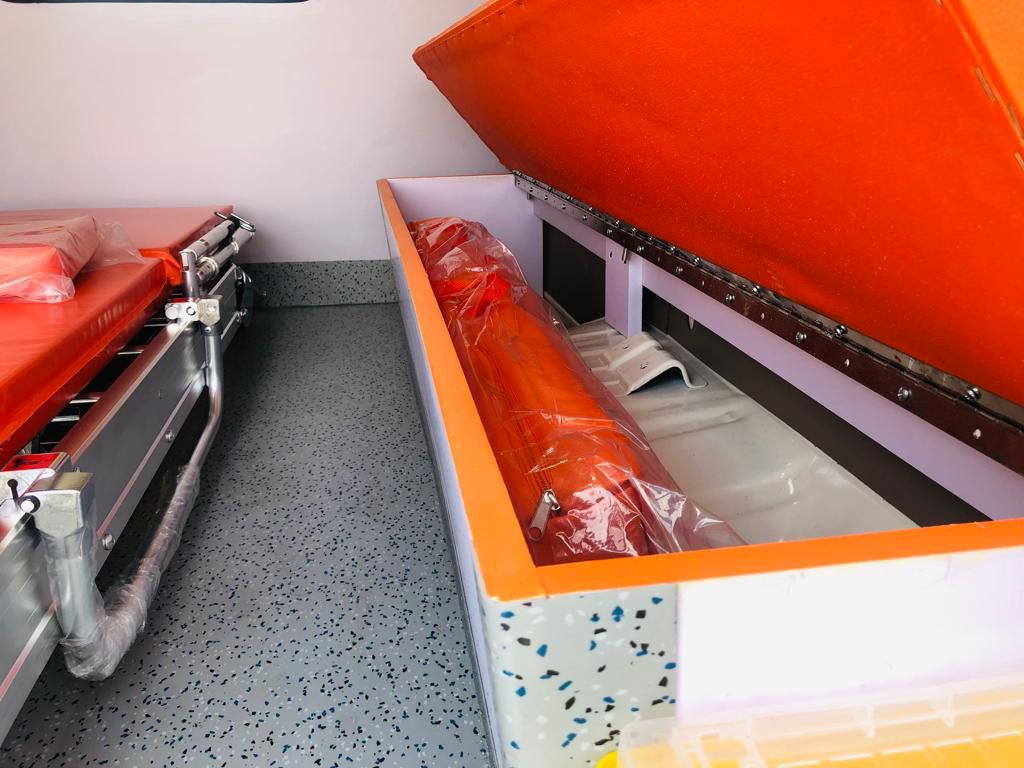 Toyota Land Cruiser LC78 4×4 Ambulance - Image 11