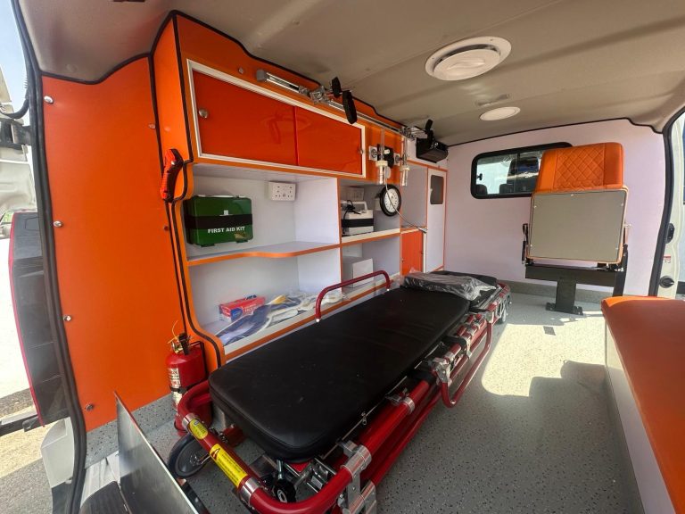 Equipo Médico en Ambulancias Toyota Hiace
