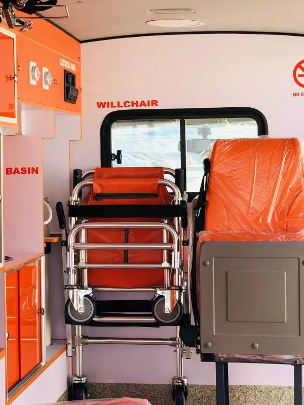 Toyota Hiace скорая помощь — изображение 11