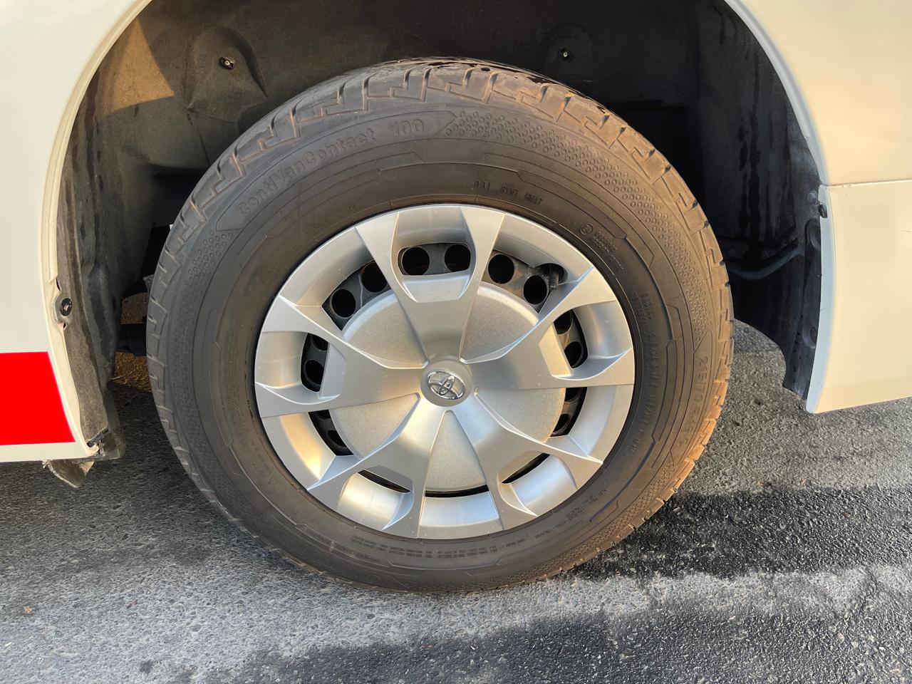 Toyota Hiace Right-Hand Drive (RHD) Ambulance - Image 8